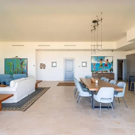 Stylish Alfredo In - Pool, Garden, Ideal For Families Διαμέρισμα *