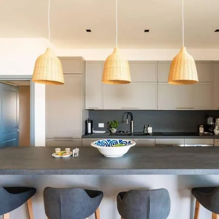 Διαμέρισμα Stylish Alfredo In - Pool, Garden, Ideal For Families