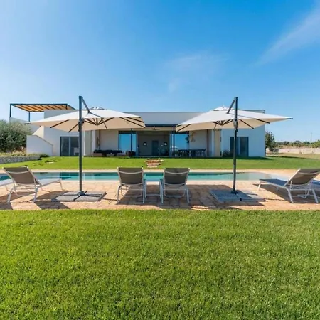 Stylish Alfredo In - Pool, Garden, Ideal For Families Διαμέρισμα *