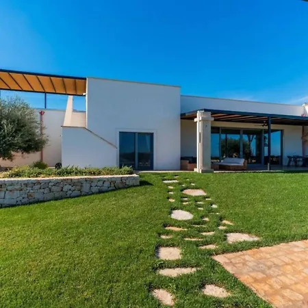 Apartment Stylish Alfredo In - Pool, Garden, Ideal For Families *